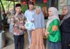 KKMSB, KWMSB, dan Baznas RI Salurkan Daging Kurban Untuk Warga Mandar di Penjaringan