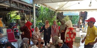 BPW KWMSB Sulsel Bagikan Daging Kurban untuk keluarga Prasejahtera di Makassar